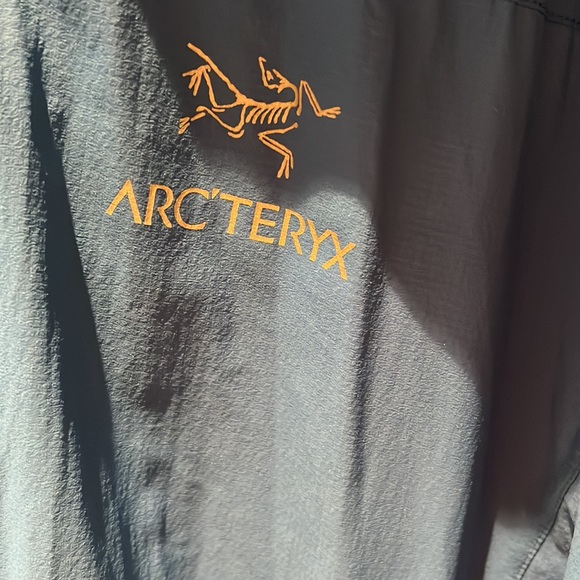 Men raining jacket. Used but perfect condition. M/M - Picture 2 of 7